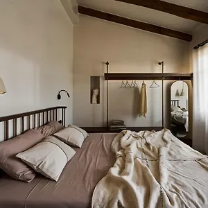  Apartment Ocre The Art Of Living